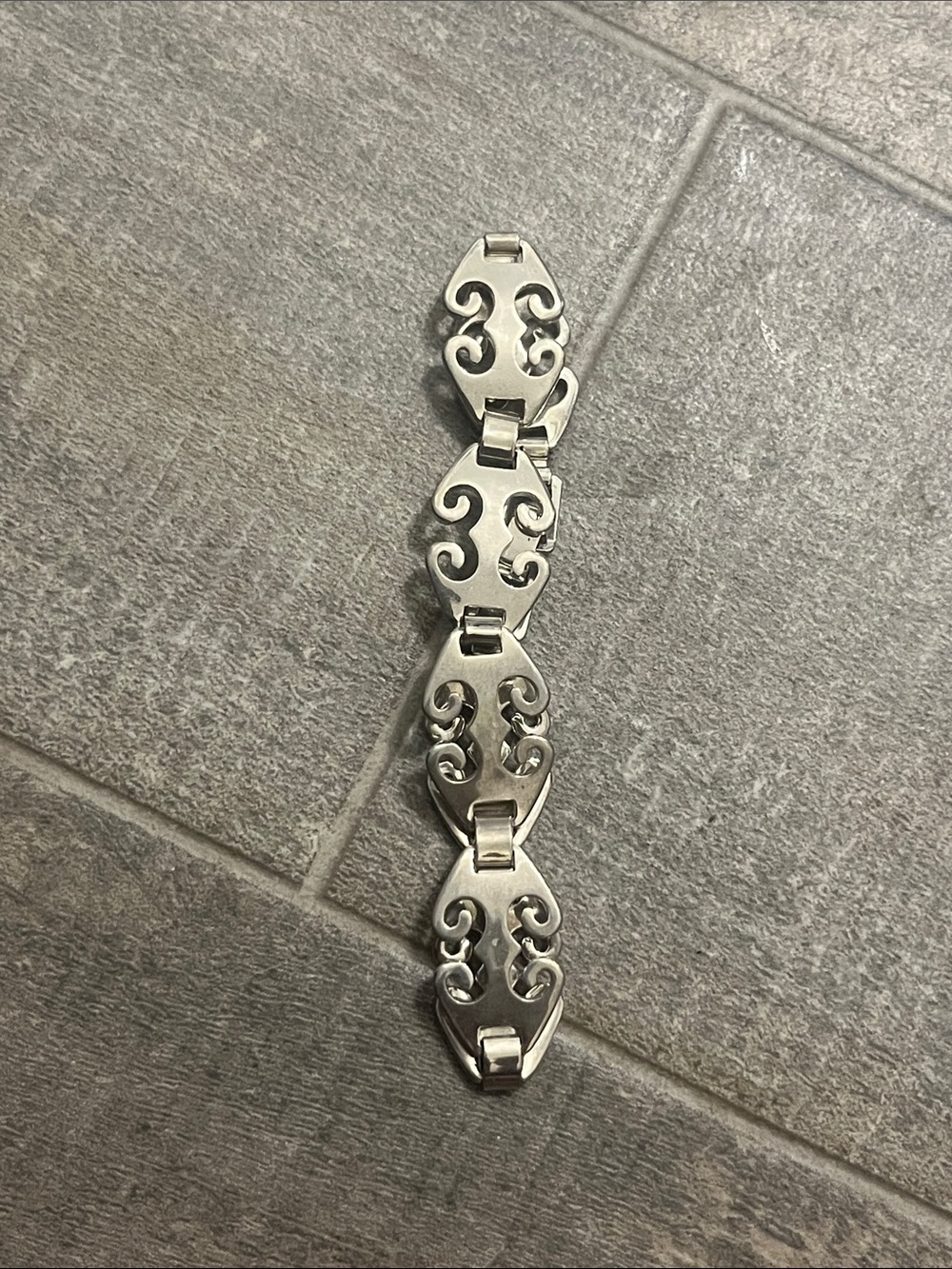 Women's Silver Filigree Link Bracelet - Elegant Swirl Design